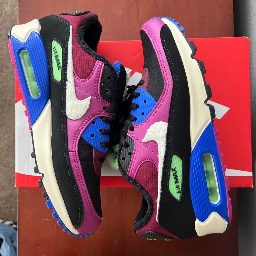 Women’s Nike Air Max 90 Premium ‘Cactus Flower’ / size 8.5